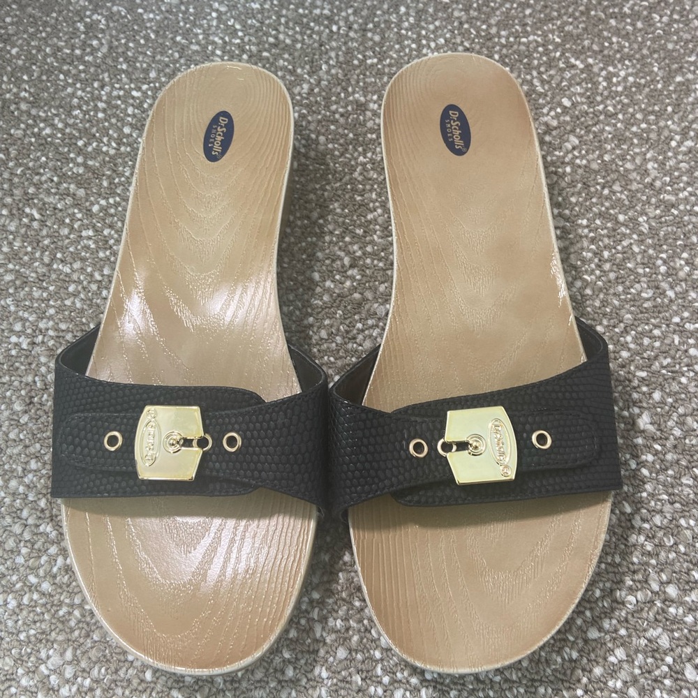 Dr.Scholls  Black  Classic Clogs Size 8 /Sandals. Pre-Owned/ Good Condition .